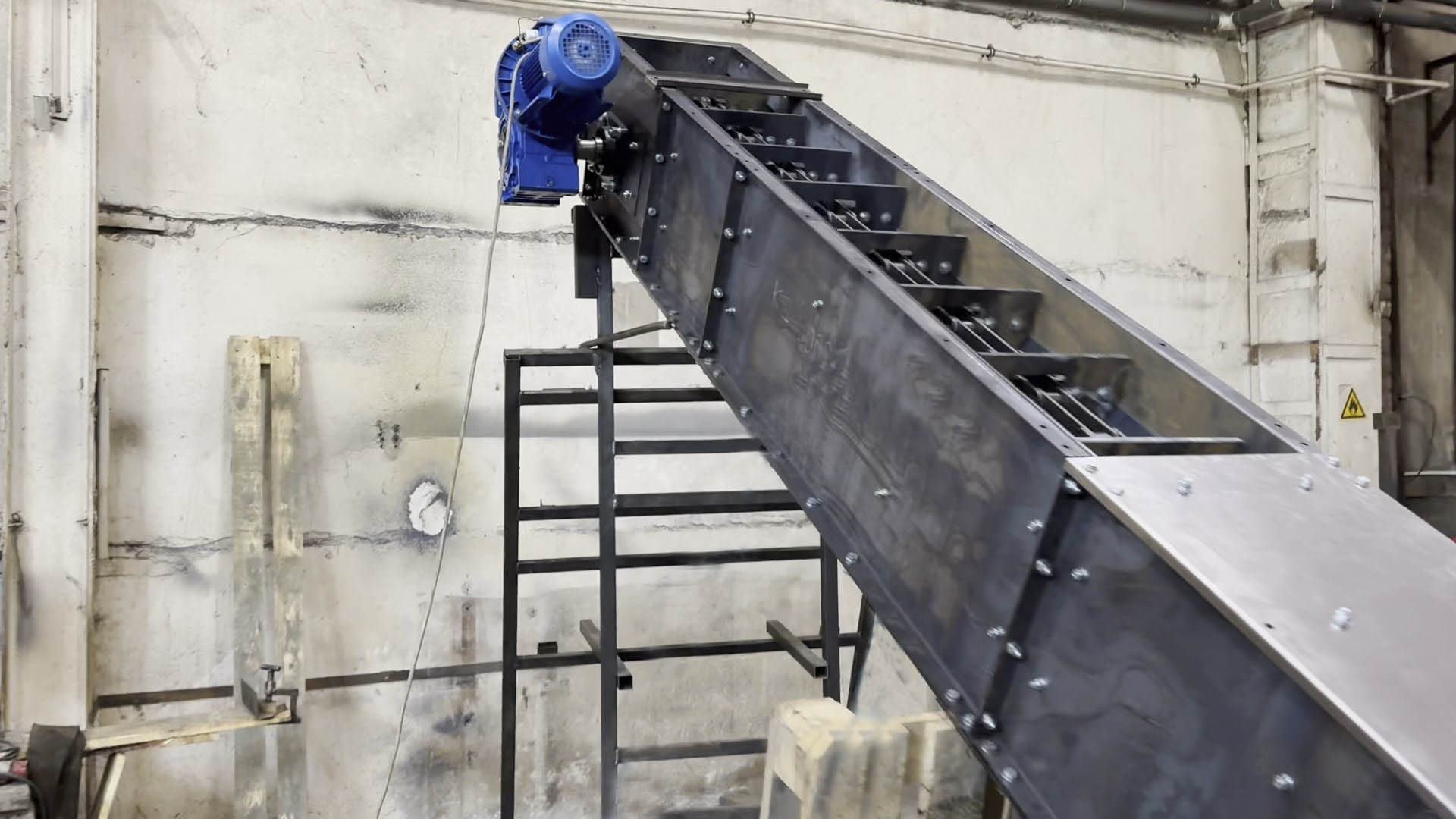 Цепные конвейеры транспортеры Цепные конвейеры транспортеры